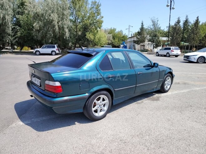 BMW 318 1993, 302,000 km - 1.8 l - Sumqayıt