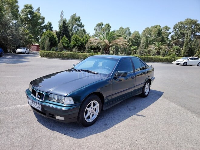 BMW 318 1993, 302,000 km - 1.8 l - Sumqayıt