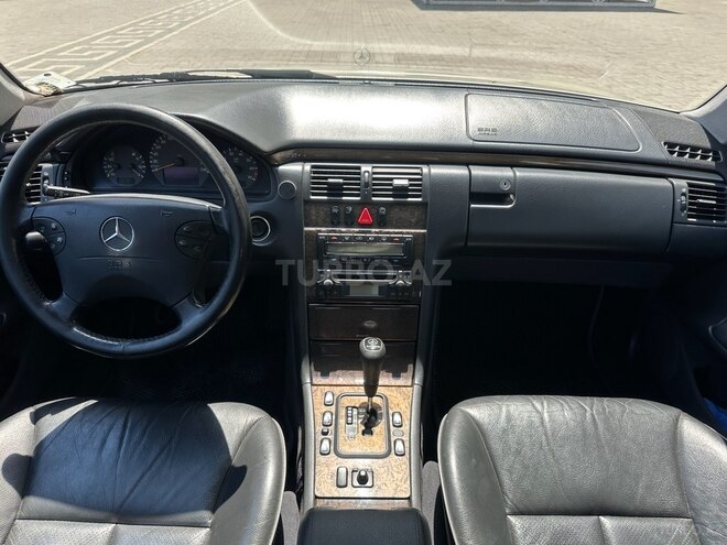 Mercedes E 240 2001, 265,235 km - 2.4 l - Bakı