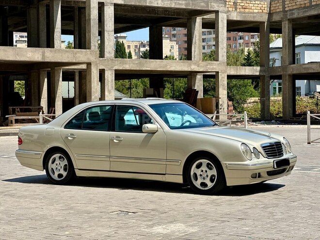 Mercedes E 240 2001, 265,235 km - 2.4 l - Bakı