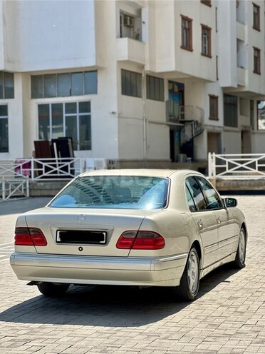 Mercedes E 240 2001, 265,235 km - 2.4 l - Bakı