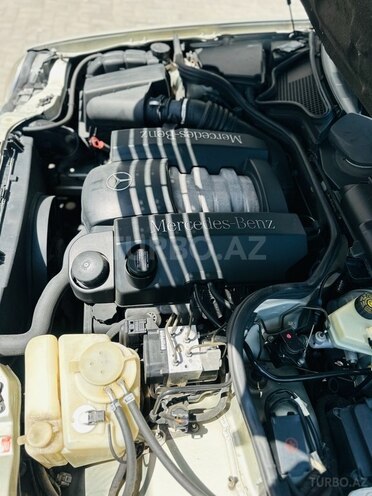 Mercedes E 240 2001, 265,235 km - 2.4 l - Bakı