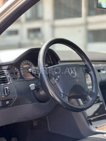 Mercedes E 240 2001, 265,235 km - 2.4 l - Bakı