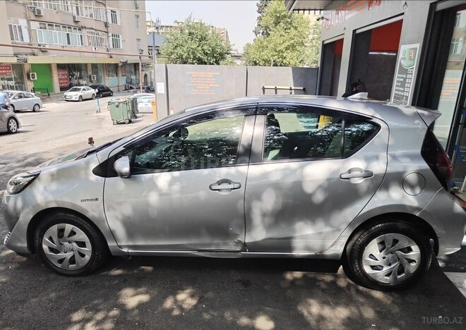 Toyota Aqua 2019, 82,000 km - 1.5 l - Bakı