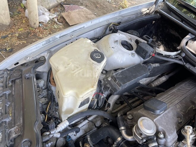 BMW 318 1999, 333,000 km - 1.9 l - Bakı