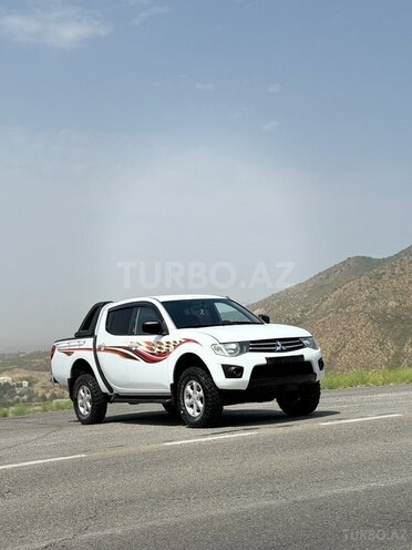 Mitsubishi L200 2010, 334,865 km - 2.5 l - Ağsu