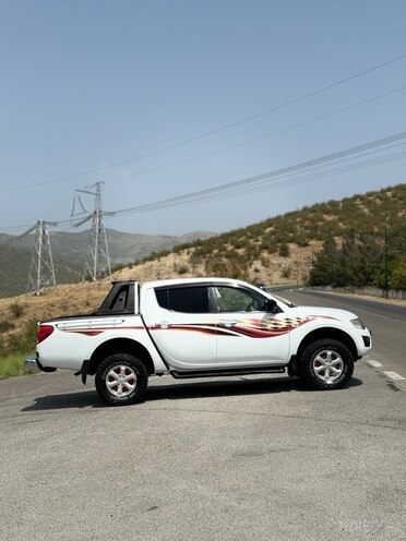 Mitsubishi L200 2010, 334,865 km - 2.5 l - Ağsu