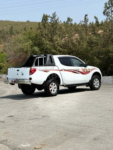 Mitsubishi L200 2010, 334,865 km - 2.5 l - Ağsu