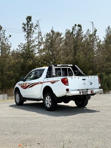 Mitsubishi L200 2010, 334,865 km - 2.5 l - Ağsu