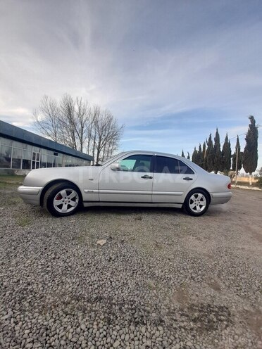 Mercedes E 240 1998, 334,000 km - 2.4 l - Lənkəran
