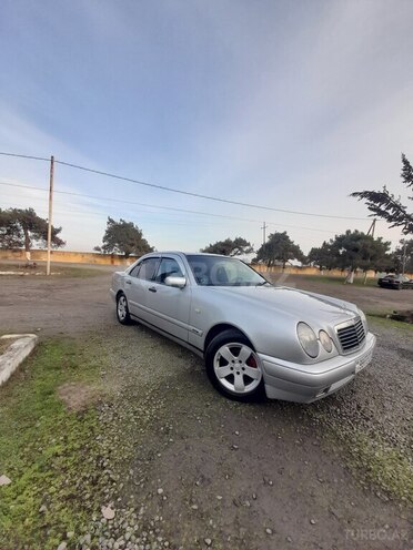 Mercedes E 240 1998, 334,000 km - 2.4 l - Lənkəran