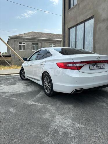 Hyundai Grandeur 2015, 219,000 km - 2.4 л - Quba