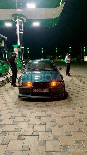 BMW 320 1994, 472,000 km - 2.0 л - Qazax