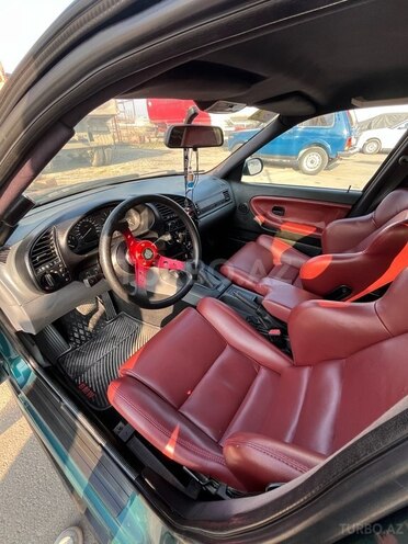 BMW 320 1994, 472,000 km - 2.0 л - Qazax