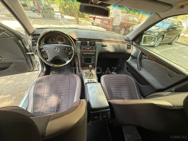 Mercedes E 240 1999, 200,000 km - 2.4 l - Bakı