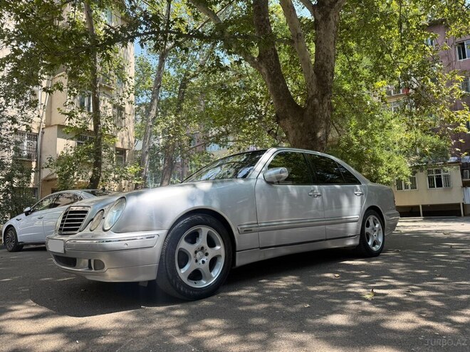 Mercedes E 240 1999, 200,000 km - 2.4 l - Bakı