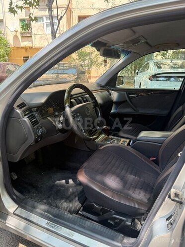 Mercedes E 240 1999, 200,000 km - 2.4 l - Bakı