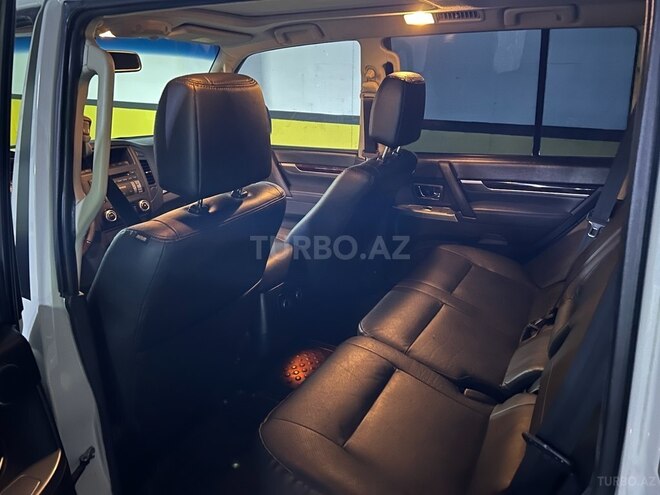 Mitsubishi Pajero 2015, 128,000 km - 3.0 л - Bakı
