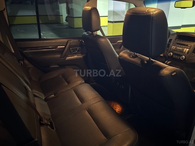 Mitsubishi Pajero 2015, 128,000 km - 3.0 л - Bakı