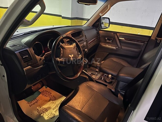 Mitsubishi Pajero 2015, 128,000 km - 3.0 л - Bakı