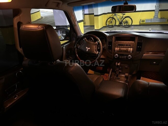 Mitsubishi Pajero 2015, 128,000 km - 3.0 л - Bakı