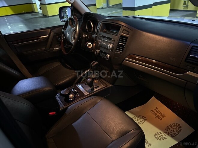 Mitsubishi Pajero 2015, 128,000 km - 3.0 л - Bakı