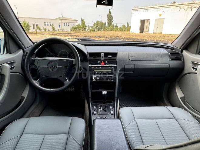 Mercedes C 230 1998, 196,000 km - 2.3 л - Saatlı