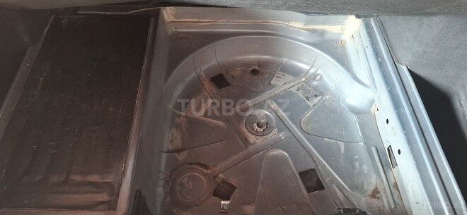 Mercedes E 220 2001, 420,000 km - 2.2 l - Şirvan