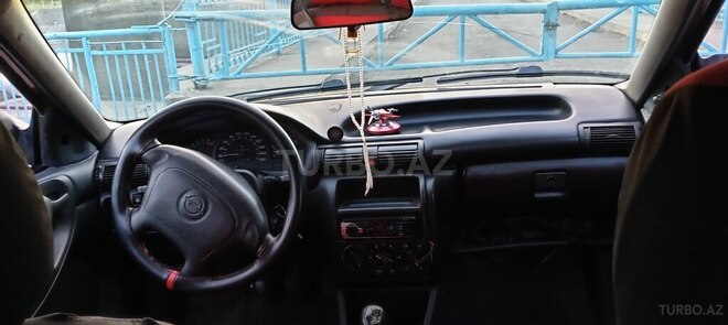 Opel Astra 1996, 677,785 km - 1.6 l - Quba