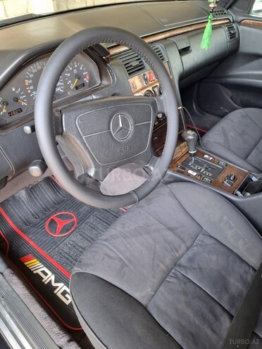 Mercedes E 200 1997, 296,000 km - 2.0 l - Sabirabad