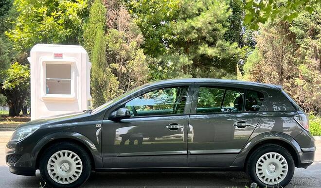 Opel Astra 2009, 228,000 km - 1.4 l - Gəncə