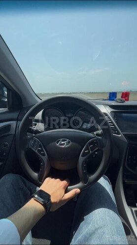 Hyundai Elantra 2015, 280,026 km - 1.8 l - Masallı