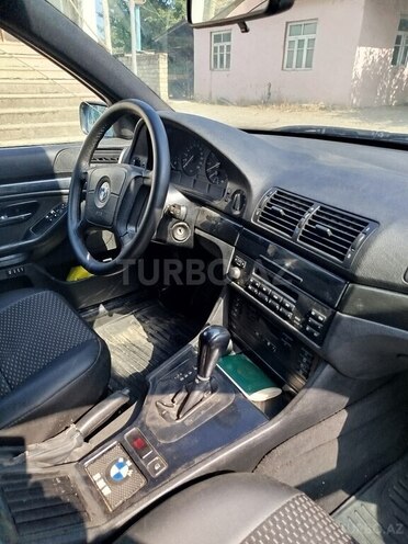 BMW 520 1996, 300,000 km - 2.0 l - Masallı