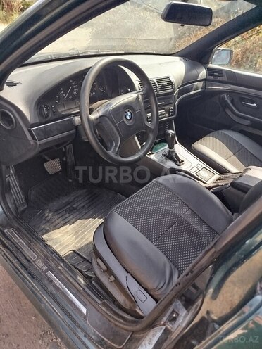 BMW 520 1996, 300,000 km - 2.0 l - Masallı