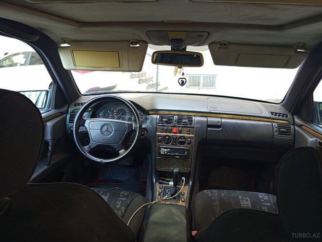 Mercedes E 200 1997, 228,000 km - 2.0 l - Bakı