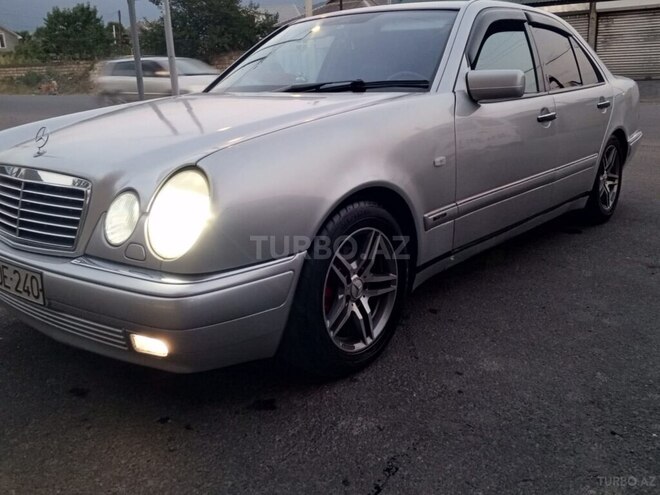 Mercedes E 240 1998, 324,654 km - 2.4 l - Zaqatala