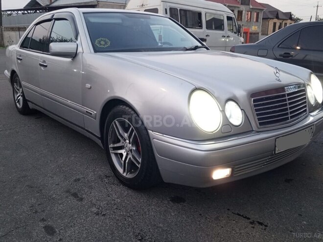 Mercedes E 240 1998, 324,654 km - 2.4 l - Zaqatala