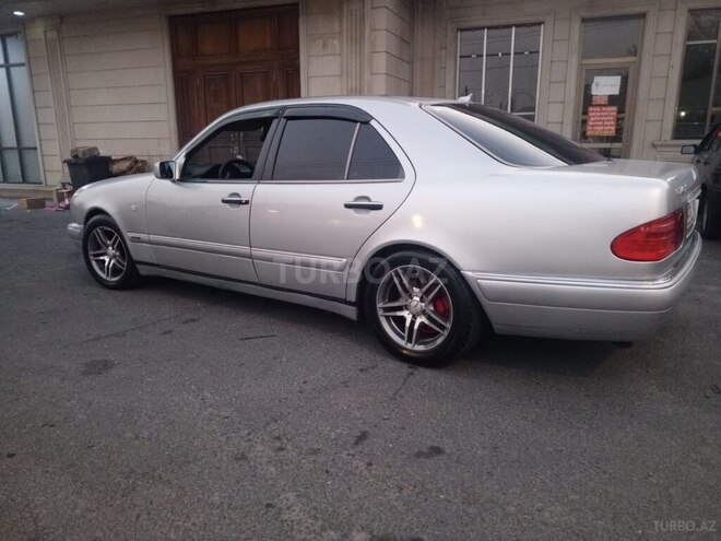Mercedes E 240 1998, 324,654 km - 2.4 l - Zaqatala