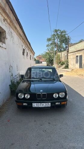 BMW 525 1985, 220,000 km - 2.7 l - Bakı