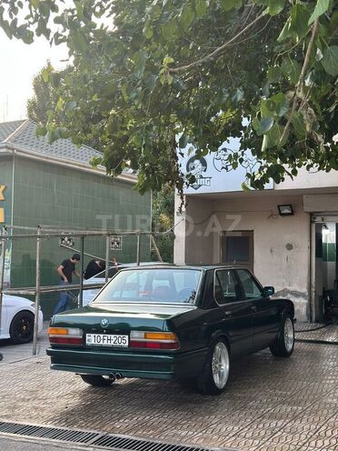 BMW 525 1985, 220,000 km - 2.7 l - Bakı