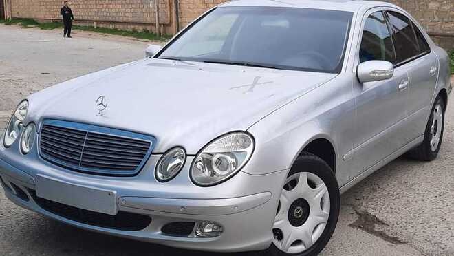 Mercedes E 220 2003, 289,572 km - 2.2 л - Bakı