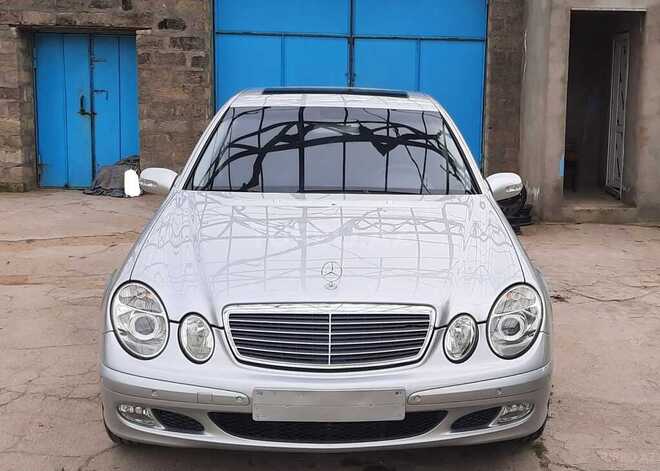 Mercedes E 220 2003, 289,572 km - 2.2 л - Bakı