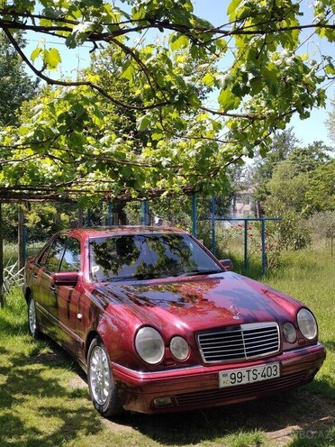 Mercedes E 220 d 1998, 560,000 km - 2.2 l - Astara