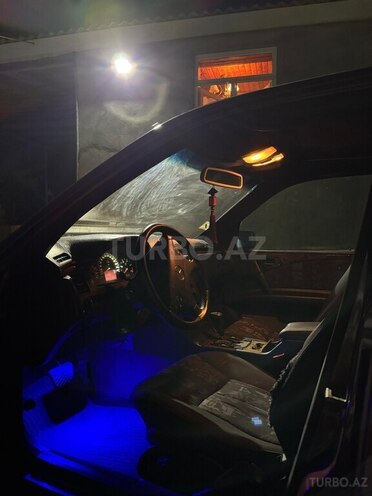 Mercedes E 220 d 1998, 560,000 km - 2.2 l - Astara
