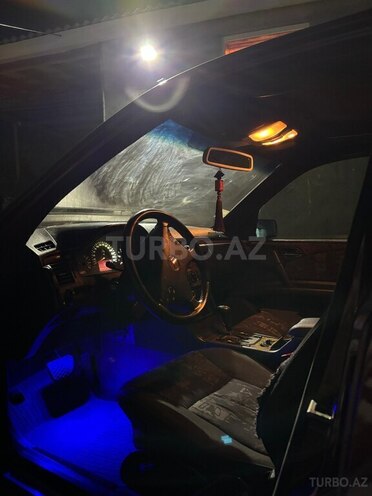 Mercedes E 220 d 1998, 560,000 km - 2.2 l - Astara