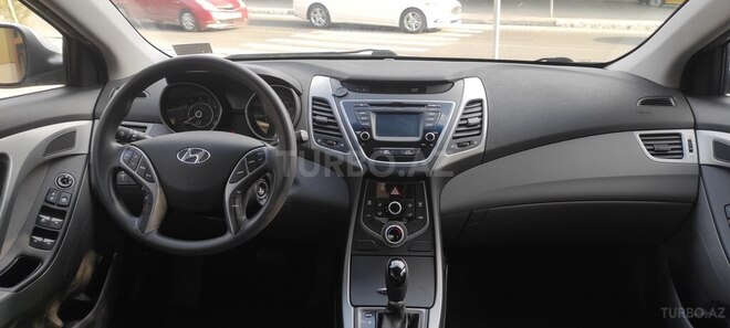 Hyundai Elantra 2015, 80,000 km - 1.8 l - Bakı