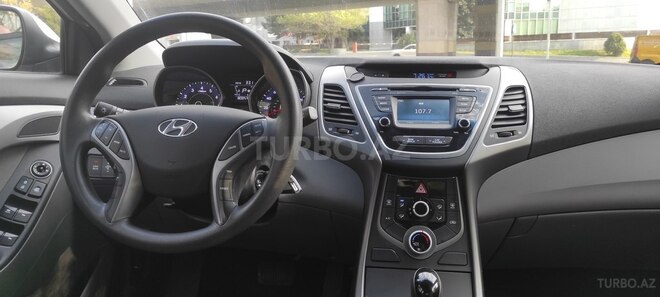 Hyundai Elantra 2015, 80,000 km - 1.8 l - Bakı
