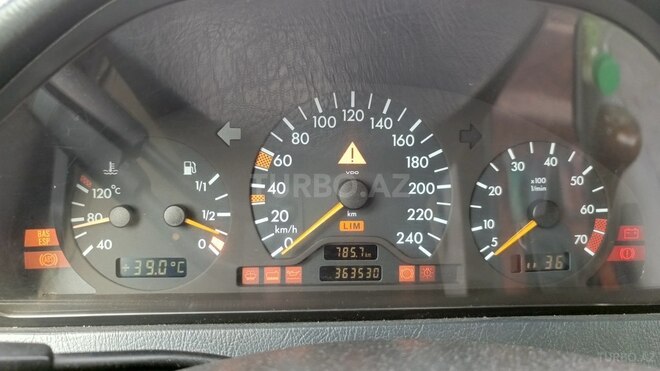 Mercedes C 180 1999, 363,500 km - 1.8 l - Qax