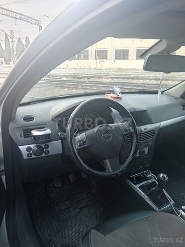Opel Astra 2006, 200,000 km - 1.6 l - Gəncə
