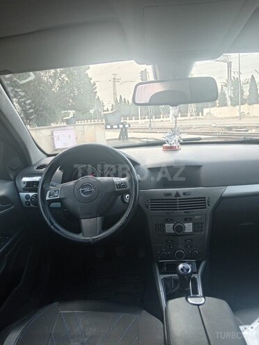 Opel Astra 2006, 200,000 km - 1.6 l - Gəncə